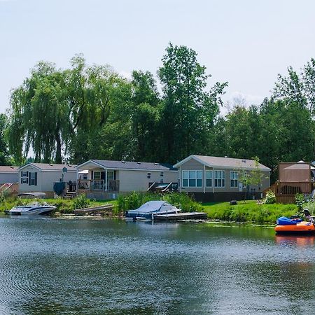 Woodland Estate Resort Campbellford Exterior photo